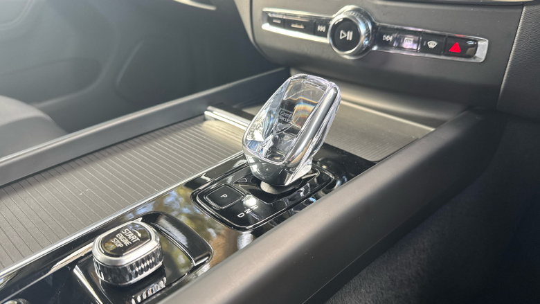 Volvo XC60 2.0 B5P Plus Black Edition 5dr AWD Geartronic Petrol Estate